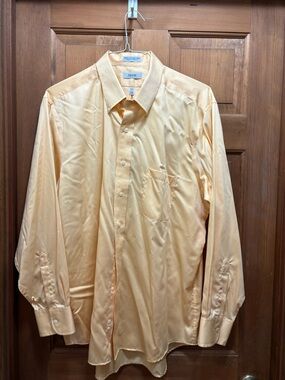 IZOD Men's Long-Sleeve Dress Shirt in Light Peach XL